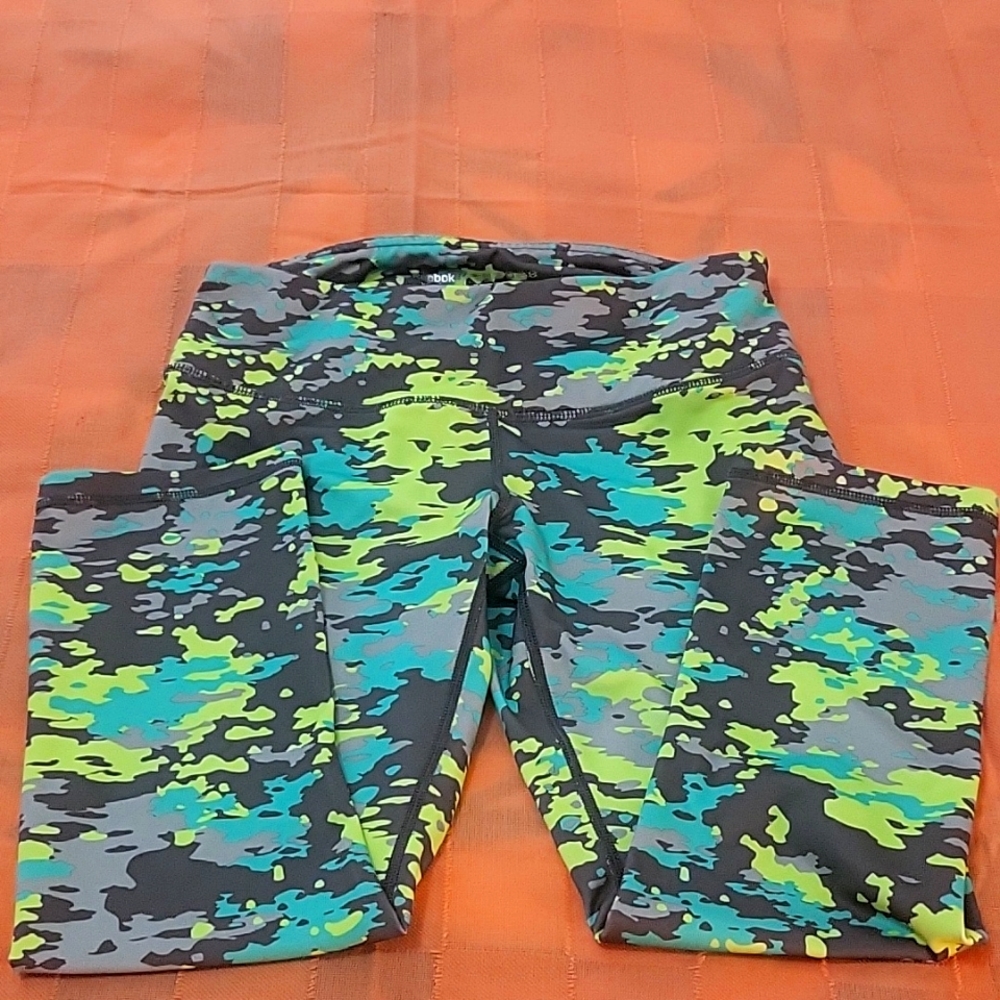 Reebok Green Camo Capri Length Leggings Size XS